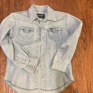 Wrangler blue Denim Shirt pear snaps
